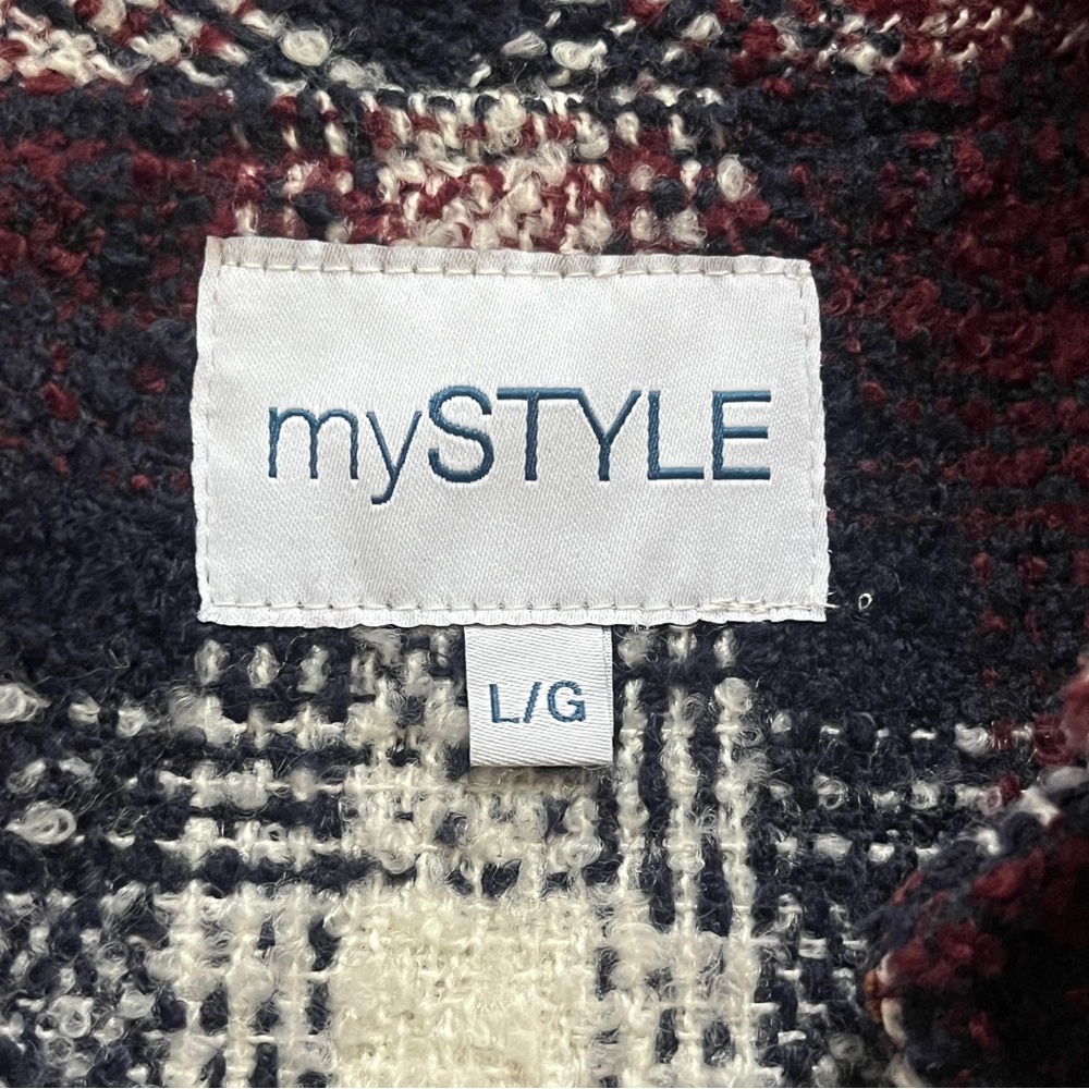 NWOT • Plaid Button-Front Cropped Shacket - Picture 4 of 9